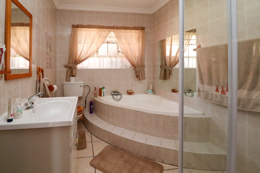 3 Bedroom Property for Sale in Vaal Park North West